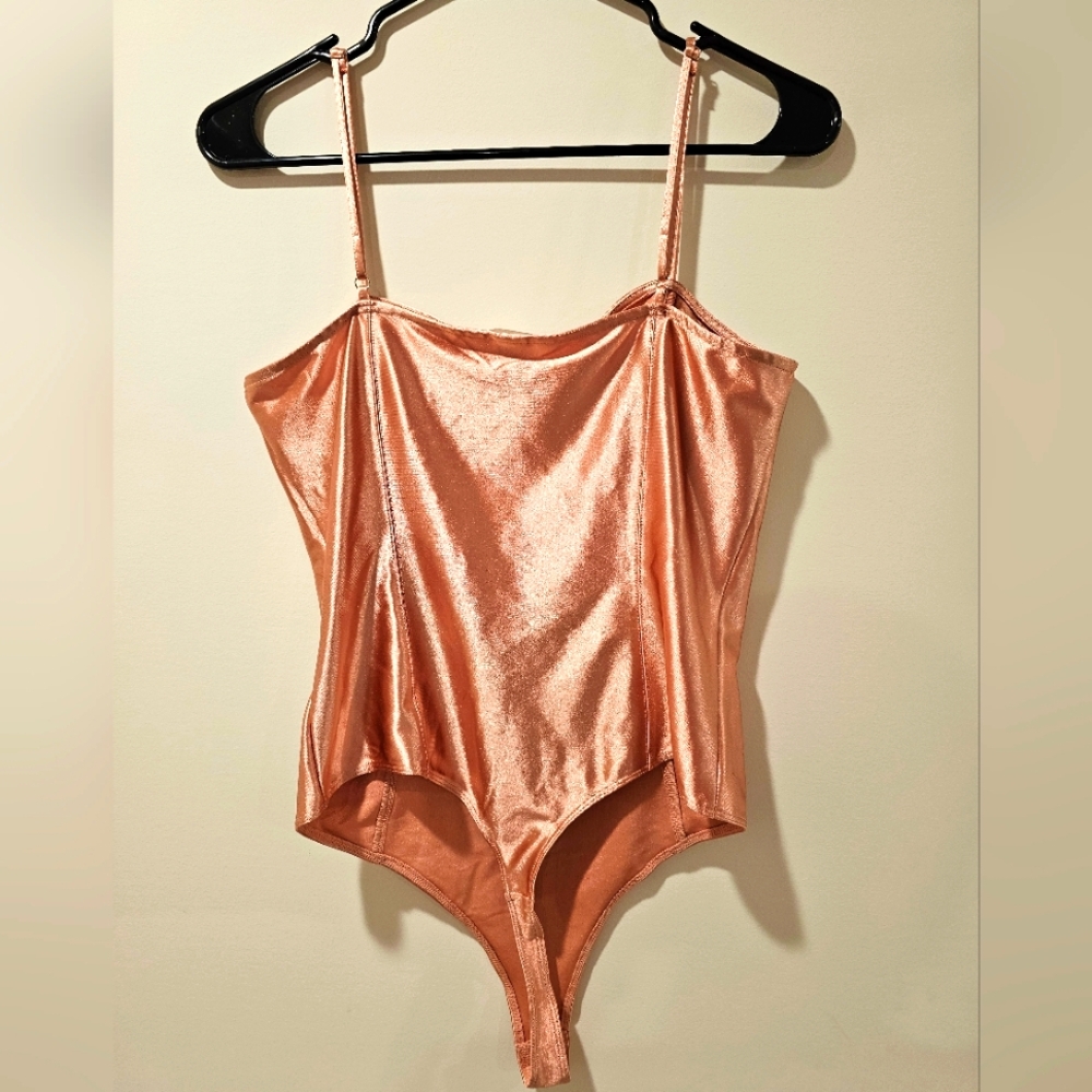 H&M Bodysuit Size Medium Champange Peach Color Silky - Picture 4 of 5